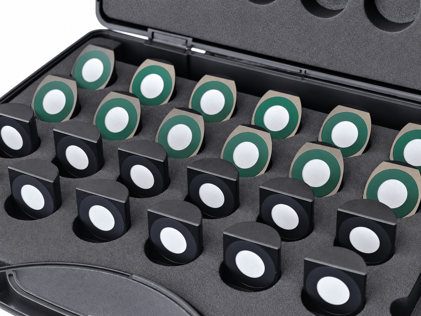Cylindrical magnetic targets box zoom